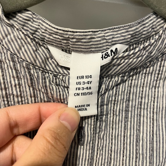 H&M girl striped eyelet sundress , size 3-4 - Picture 3 of 7